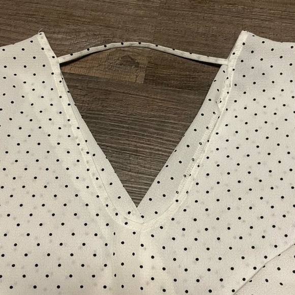 BCX White with black polka dots Blouse - Picture 3 of 3
